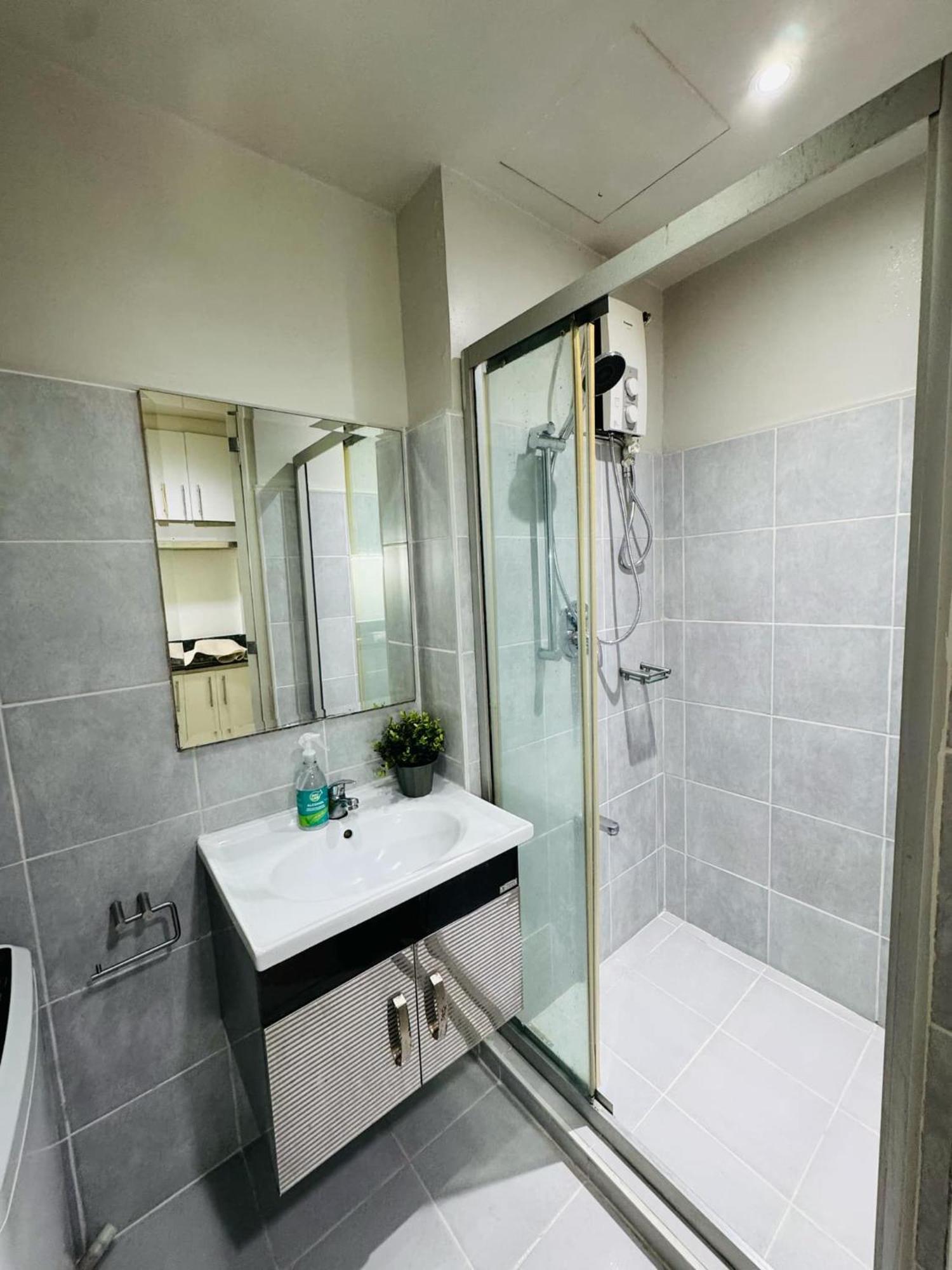 Moa Pasay Sea Residences Condotel Esterno foto