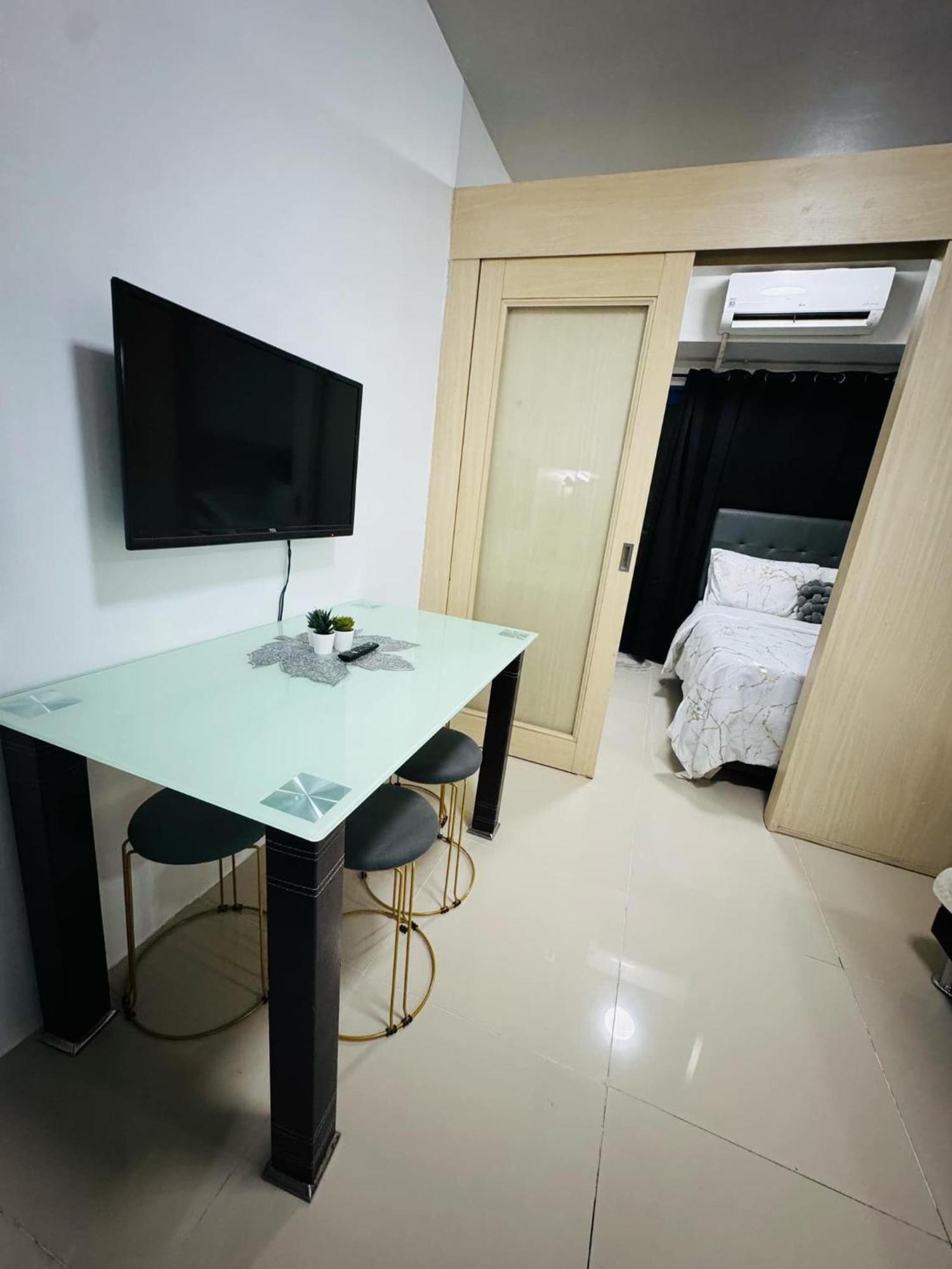 Moa Pasay Sea Residences Condotel Esterno foto